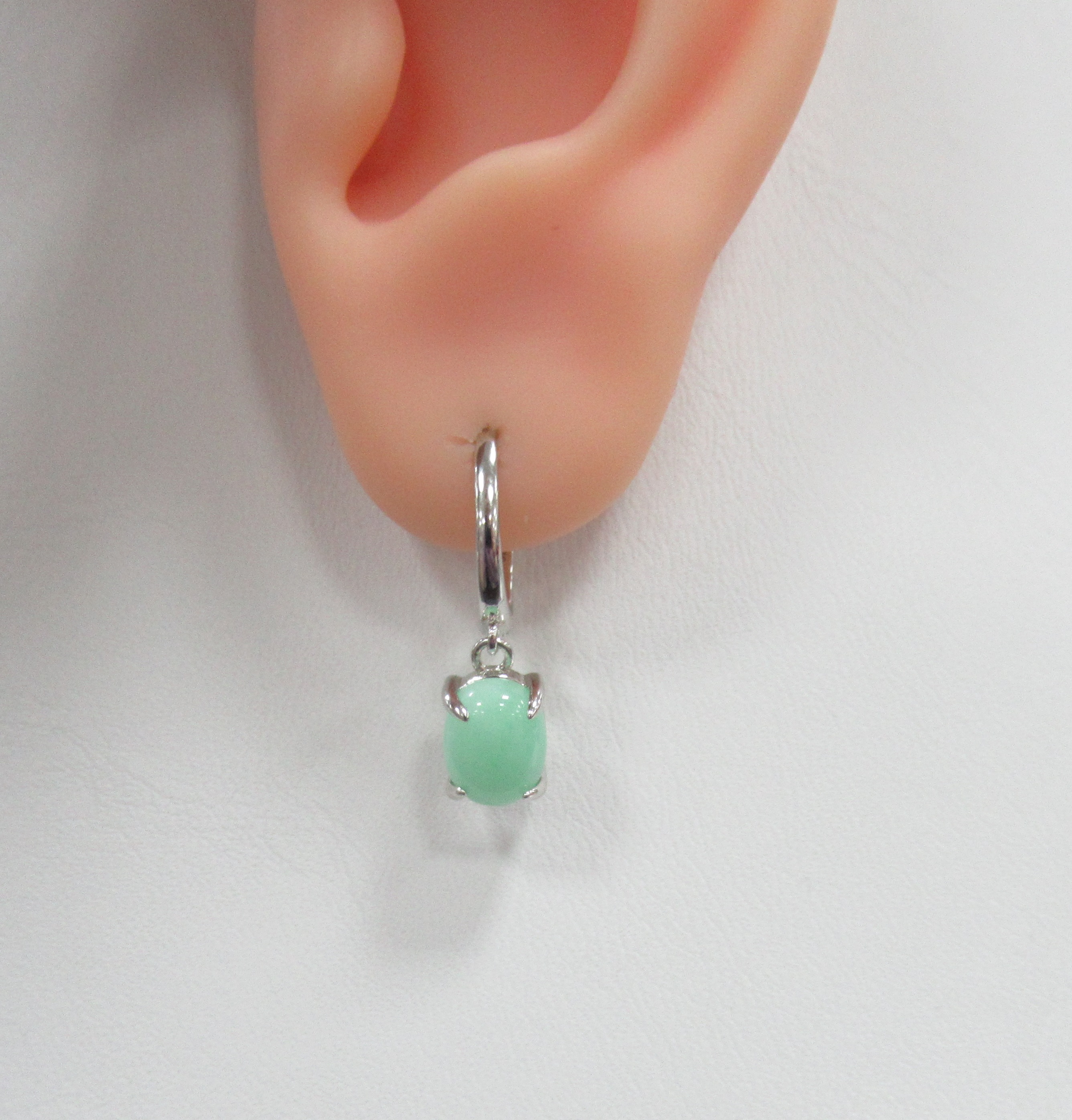 Серебряные серьги с зелеными халцедонами